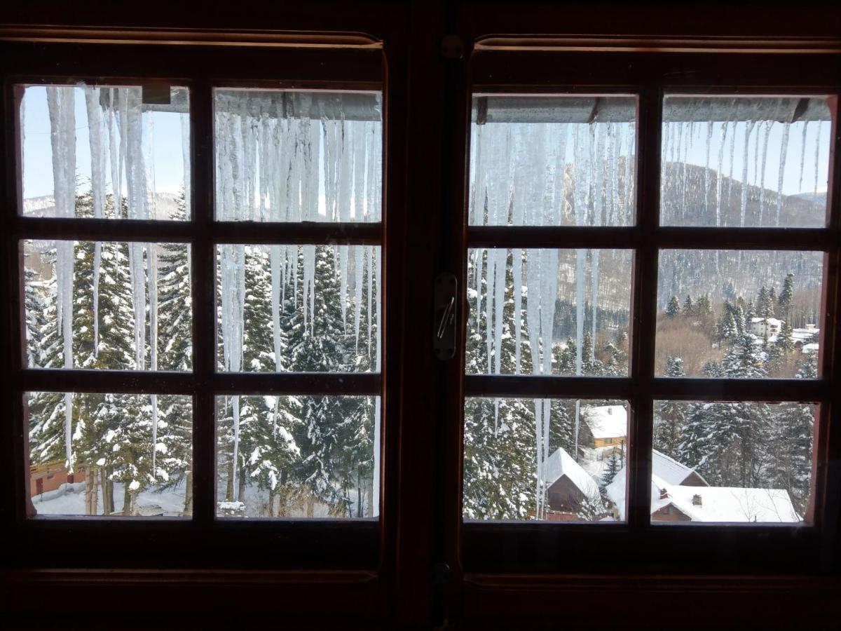 Grandpa'S Hidden Crib, 6 Bedroom, Pet Friendly Sinaia Bagian luar foto