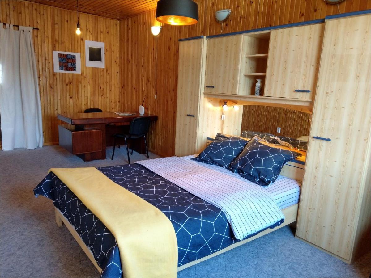 Grandpa'S Hidden Crib, 6 Bedroom, Pet Friendly Sinaia Bagian luar foto