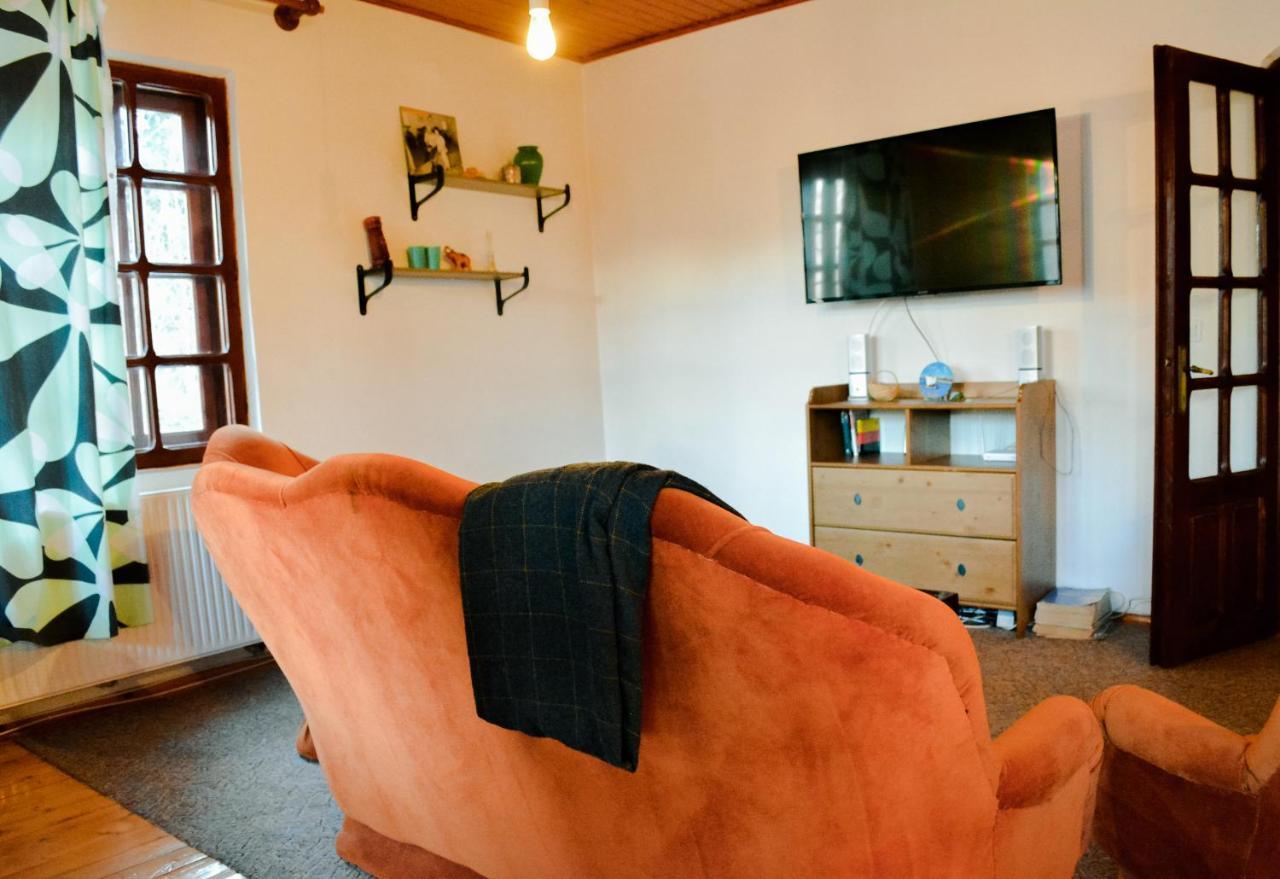 Grandpa'S Hidden Crib, 6 Bedroom, Pet Friendly Sinaia Bagian luar foto