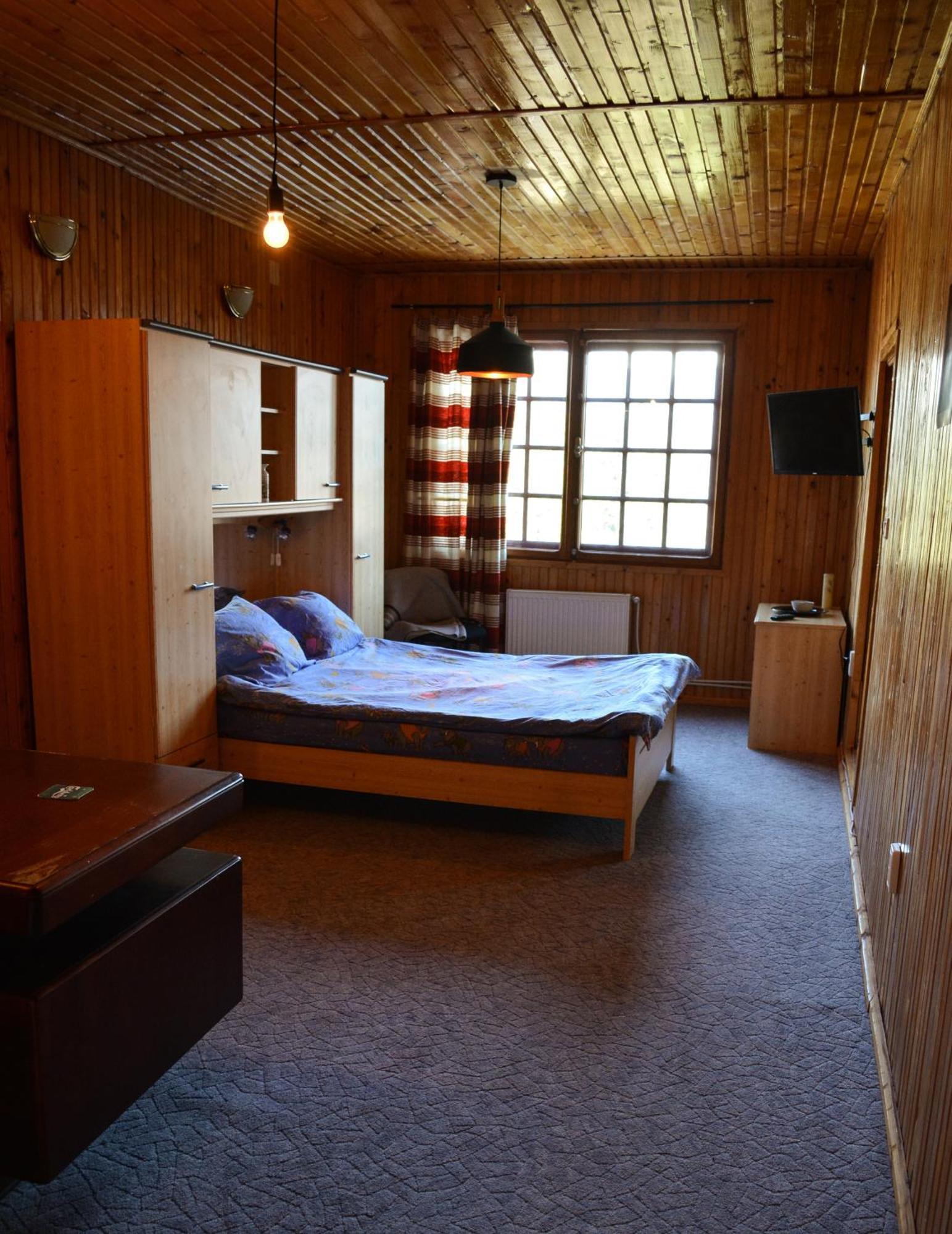Grandpa'S Hidden Crib, 6 Bedroom, Pet Friendly Sinaia Bagian luar foto