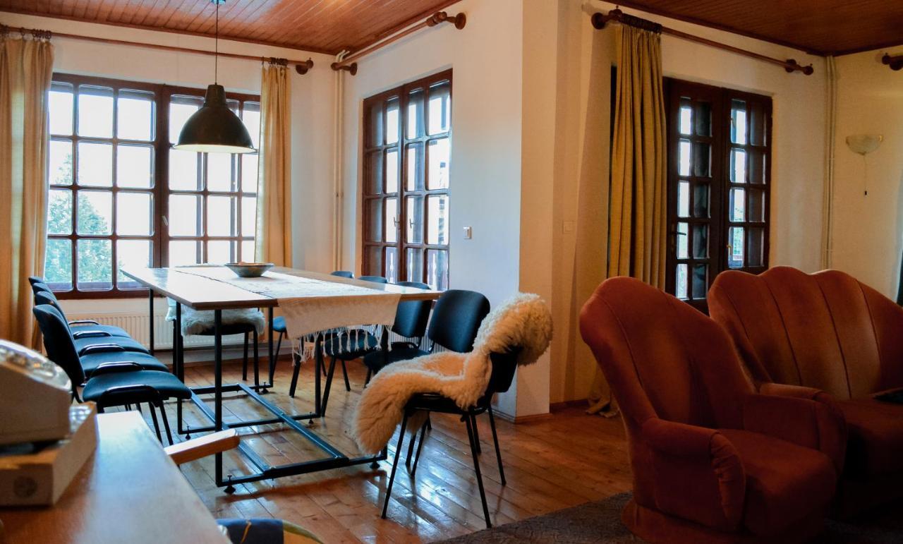 Grandpa'S Hidden Crib, 6 Bedroom, Pet Friendly Sinaia Bagian luar foto