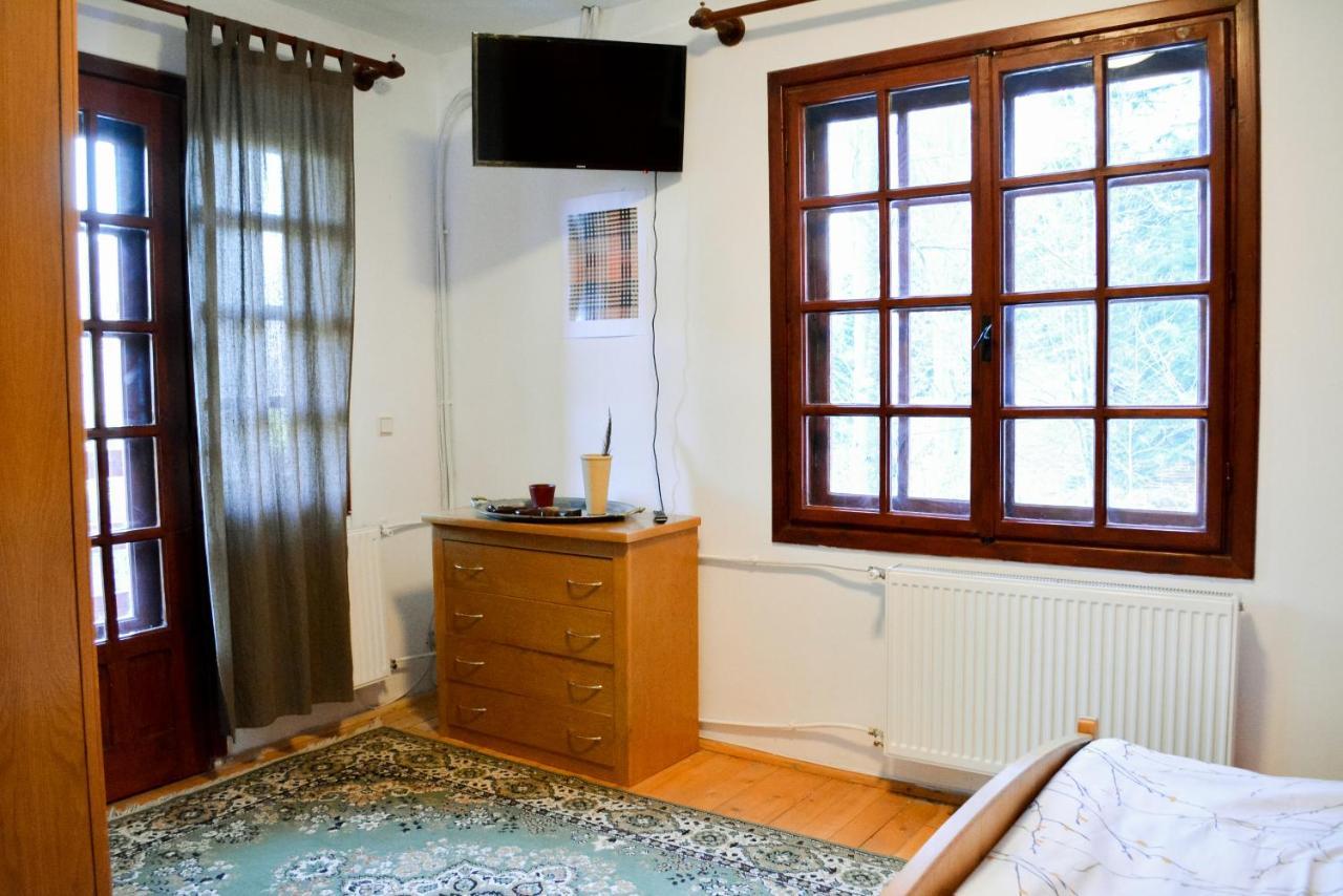 Grandpa'S Hidden Crib, 6 Bedroom, Pet Friendly Sinaia Bagian luar foto
